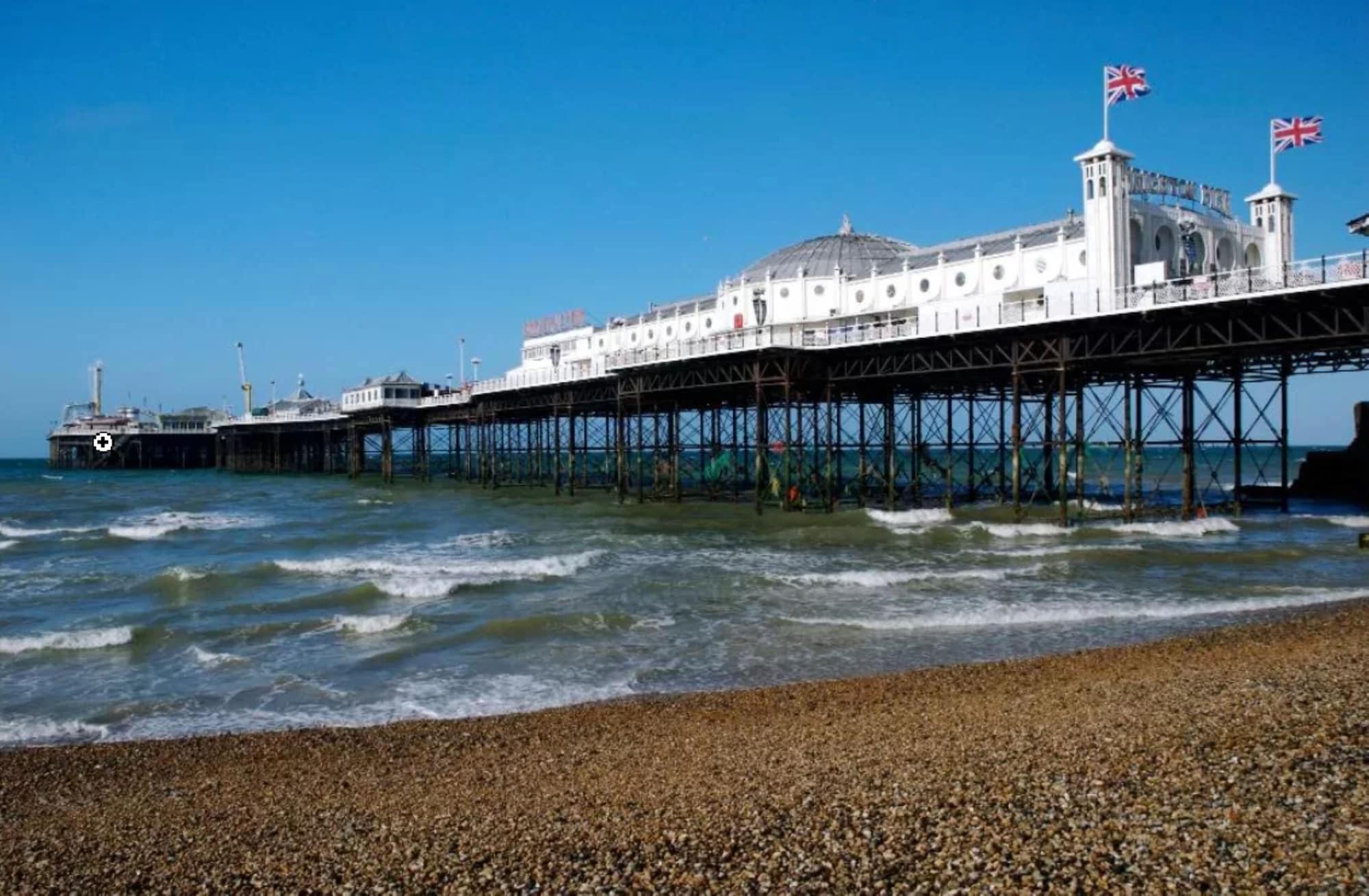 Central Wave Brighton Exterior photo