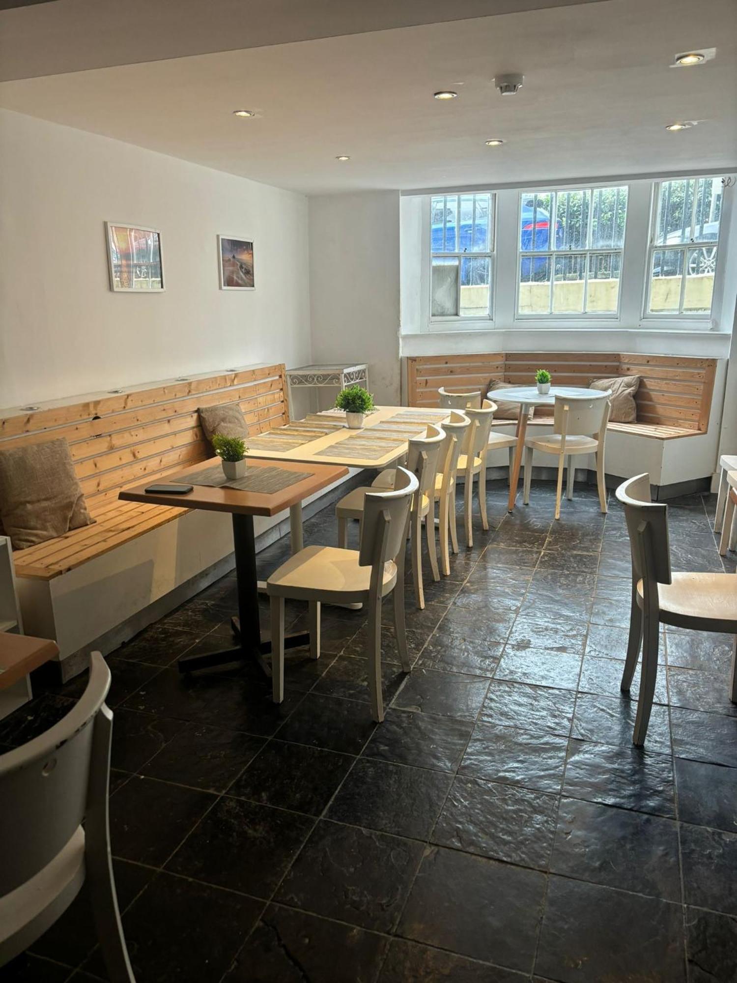 Central Wave Brighton Room photo